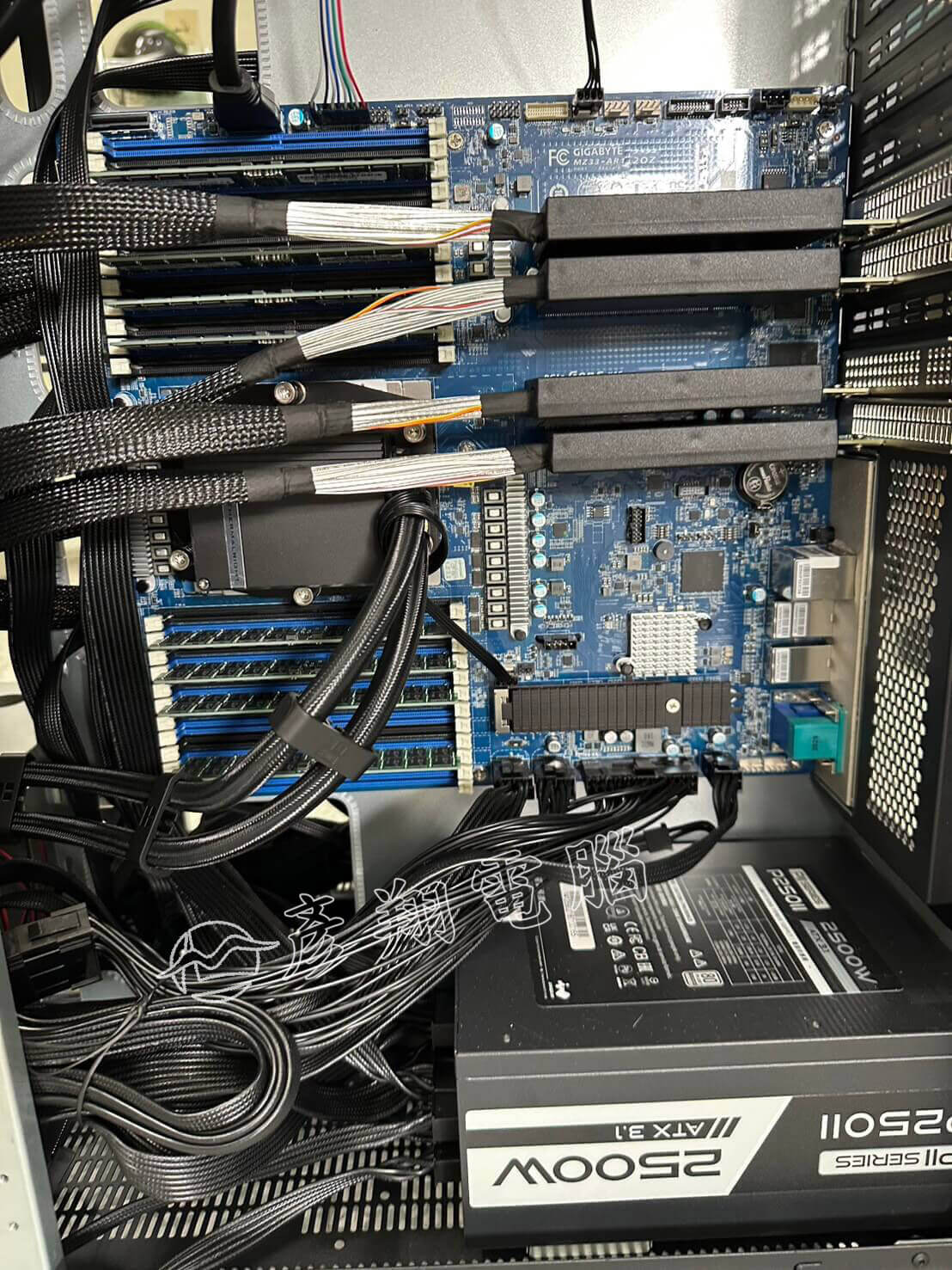 多卡GPU工作站-支援6組360mm水冷排極限散熱規格